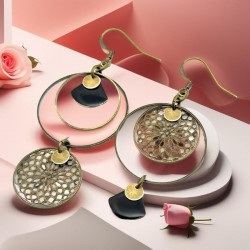 Boucles d'oreilles asymétriques