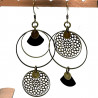 Boucles d'oreilles asymétriques