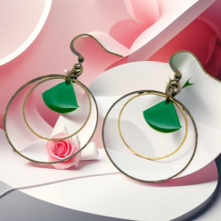 Boucles d'oreilles artisanales anneaux bronze et émail vert  Lyne Créa