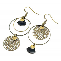 Boucles d'oreilles asymétriques