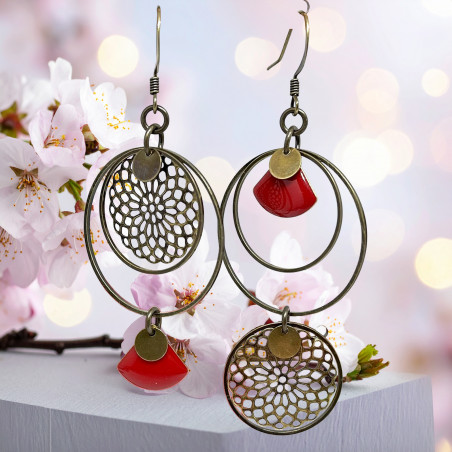 Boucles d'oreilles asymétriques bronze rouge. Lyne Créa